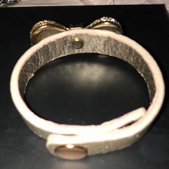 🚫SOLD🚫 Rhinestone Bow Bracelet - Picture 2 of 3